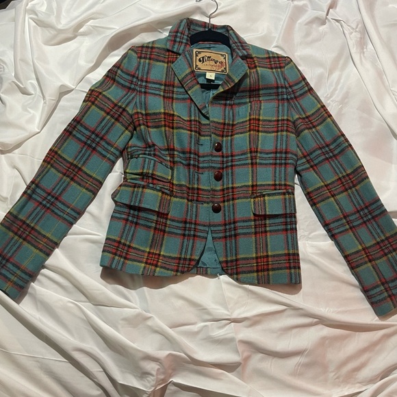 Selling a rarely worn blazer jacket, wooden buttons and beautiful color pattern. - Picture 4 of 5